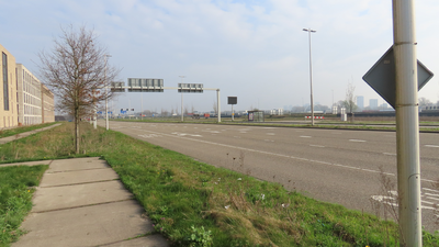 912580 Gezicht over de Stadsbaan Leidsche Rijn langs de nieuwbouwbuurt Rijnvliet in de wijk Leidsche Rijn te Utrecht ...